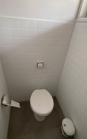 Casa à venda com 600m², 6 quartos e 3 vagas Casa à venda com 600m², 6 quartos e 3 vagasBanheiro de Serviço