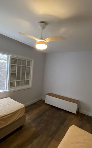 Casa à venda com 600m², 6 quartos e 3 vagas Casa à venda com 600m², 6 quartos e 3 vagasQuarto 1