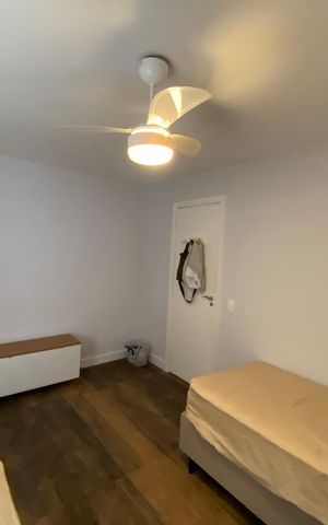 Casa à venda com 600m², 6 quartos e 3 vagas Casa à venda com 600m², 6 quartos e 3 vagasQuarto 1
