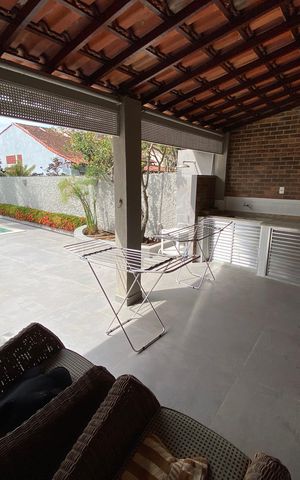 Casa à venda com 600m², 6 quartos e 3 vagas Casa à venda com 600m², 6 quartos e 3 vagasArea Gourmet
