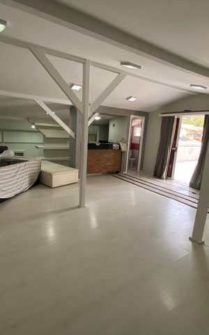 Casa à venda com 600m², 6 quartos e 3 vagas Casa à venda com 600m², 6 quartos e 3 vagasSala 2