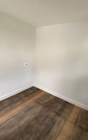 Casa à venda com 600m², 6 quartos e 3 vagas Casa à venda com 600m², 6 quartos e 3 vagasQuarto 2