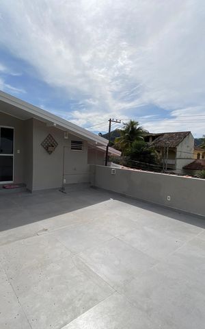Casa à venda com 600m², 6 quartos e 3 vagas Casa à venda com 600m², 6 quartos e 3 vagasTerraço