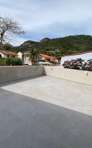 Casa à venda com 600m², 6 quartos e 3 vagas Casa à venda com 600m², 6 quartos e 3 vagasTerraço