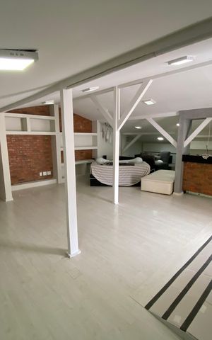 Casa à venda com 600m², 6 quartos e 3 vagas Casa à venda com 600m², 6 quartos e 3 vagasSala 2
