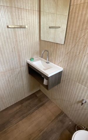 Casa à venda com 600m², 6 quartos e 3 vagas Casa à venda com 600m², 6 quartos e 3 vagasBanheiro 2