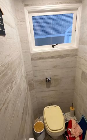 Casa à venda com 600m², 6 quartos e 3 vagas Casa à venda com 600m², 6 quartos e 3 vagasLavabo