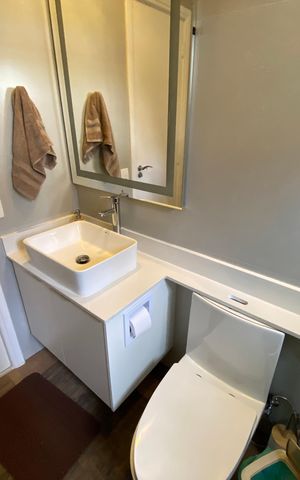 Casa à venda com 600m², 6 quartos e 3 vagas Casa à venda com 600m², 6 quartos e 3 vagasBanheiro 1