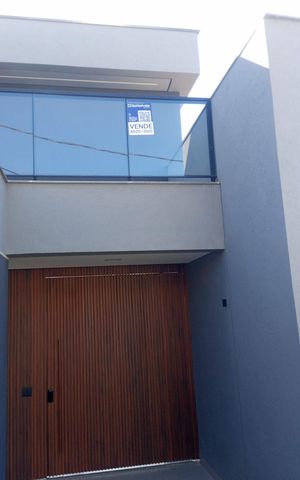Casa de condomínio à venda com 612m², 4 quartos e 6 vagas Casa de condomínio à venda com 612m², 4 quartos e 6 vagasplaca instalada 04/08/2025 GPZI-357