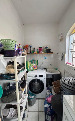 Casa à venda com 187m², 3 quartos e 2 vagasÁrea de Serviço