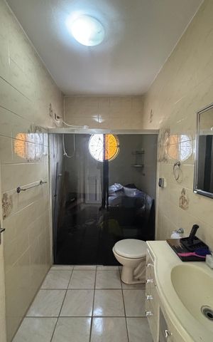 Casa à venda com 187m², 3 quartos e 2 vagasBanheiro