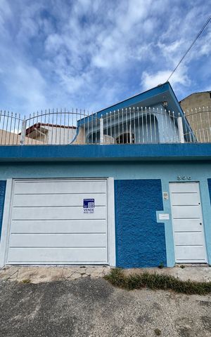 Casa à venda com 187m², 3 quartos e 2 vagasPlaca