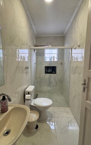 Casa à venda com 187m², 3 quartos e 2 vagasBanheiro da Suíte