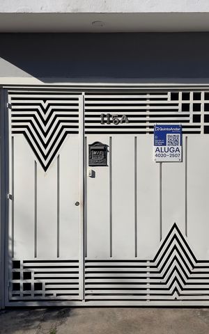 Casa para alugar com 68m², 2 quartos e 1 vaga Casa para alugar com 68m², 2 quartos e 1 vagaFachada