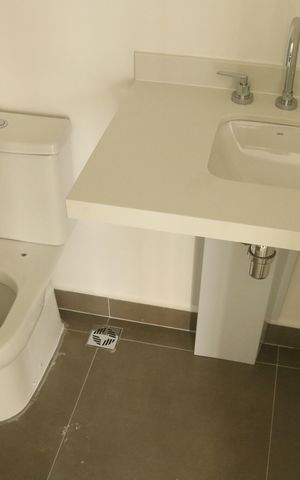 Apartamento à venda com 91m², 2 quartos e 2 vagasBanheiro da Suíte
