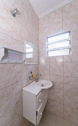Casa para alugar com 125m², 2 quartos e 2 vagasBanheiro de Serviço