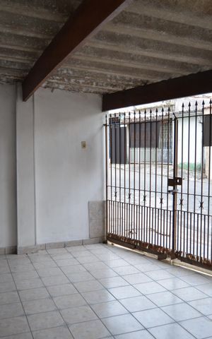 Casa à venda com 165m², 4 quartos e 2 vagasGaragem