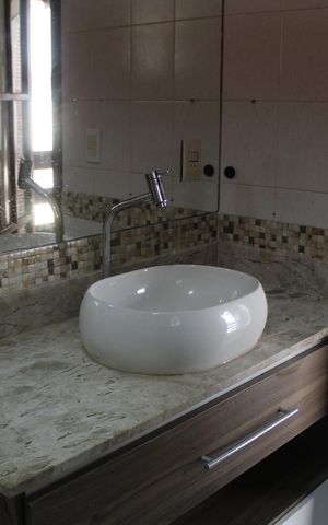 Casa de condomínio à venda com 303m², 5 quartos e 2 vagasBanheiro da Suíte 1