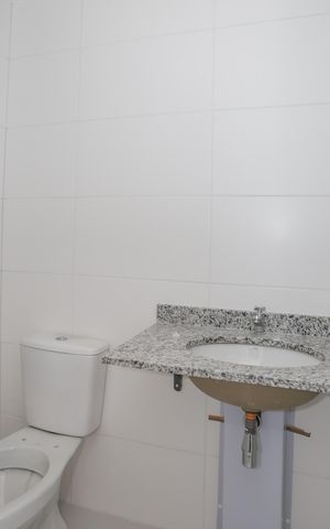 Apartamento à venda com 54m², 2 quartos e 1 vaga Apartamento à venda com 54m², 2 quartos e 1 vagaBanheiro Social