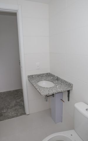 Apartamento à venda com 54m², 2 quartos e 1 vaga Apartamento à venda com 54m², 2 quartos e 1 vagaBanheiro da Suíte