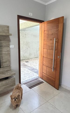 Casa à venda com 200m², 4 quartos e 3 vagas Casa à venda com 200m², 4 quartos e 3 vagasSala