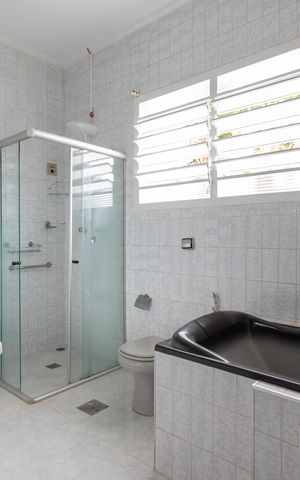 Casa para alugar com 500m², 6 quartos e 8 vagas Casa para alugar com 500m², 6 quartos e 8 vagasBanheiro Suíte
