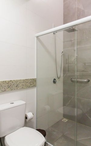 Casa de condomínio à venda com 131m², 3 quartos e 2 vagas Casa de condomínio à venda com 131m², 3 quartos e 2 vagasBanheiro da Suíte