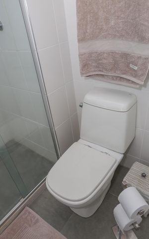 Apartamento à venda com 129m², 3 quartos e 2 vagas Apartamento à venda com 129m², 3 quartos e 2 vagasBanheiro da Suíte 1