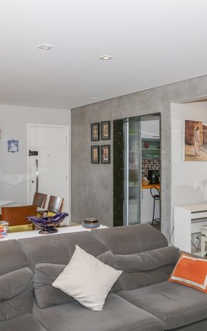 Apartamento à venda com 129m², 3 quartos e 2 vagas Apartamento à venda com 129m², 3 quartos e 2 vagasSala