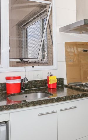 Apartamento à venda com 129m², 3 quartos e 2 vagas Apartamento à venda com 129m², 3 quartos e 2 vagasCozinha