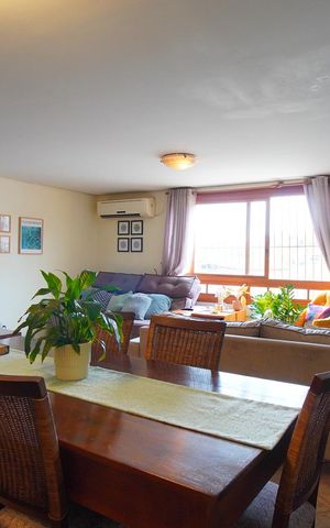 Casa à venda com 160m², 3 quartos e 2 vagasSala