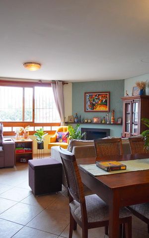 Casa à venda com 160m², 3 quartos e 2 vagasSala