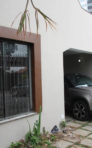 Casa à venda com 240m², 4 quartos e 4 vagasGaragem