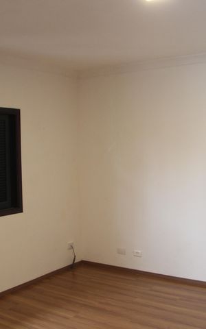 Casa à venda com 240m², 4 quartos e 4 vagasSuíte