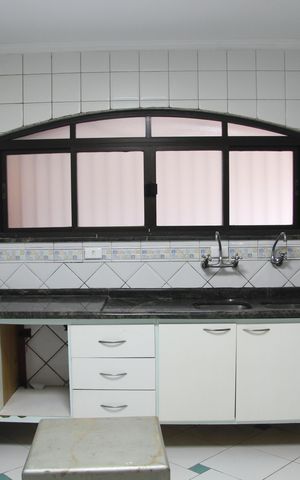 Casa à venda com 240m², 4 quartos e 4 vagasCozinha
