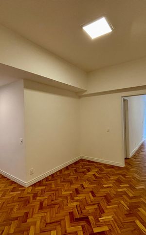 Apartamento à venda com 165m², 3 quartos e 1 vaga Apartamento à venda com 165m², 3 quartos e 1 vagaSala de Jantar