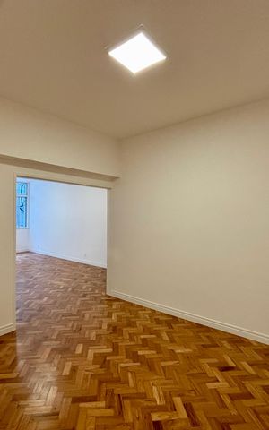 Apartamento à venda com 165m², 3 quartos e 1 vaga Apartamento à venda com 165m², 3 quartos e 1 vagaSala de Jantar