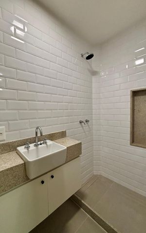 Apartamento à venda com 165m², 3 quartos e 1 vaga Apartamento à venda com 165m², 3 quartos e 1 vagaBanheiro de Serviço