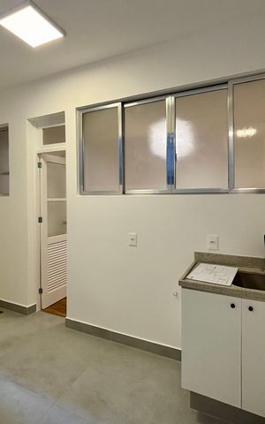 Apartamento à venda com 165m², 3 quartos e 1 vaga Apartamento à venda com 165m², 3 quartos e 1 vagaÁrea de Serviço