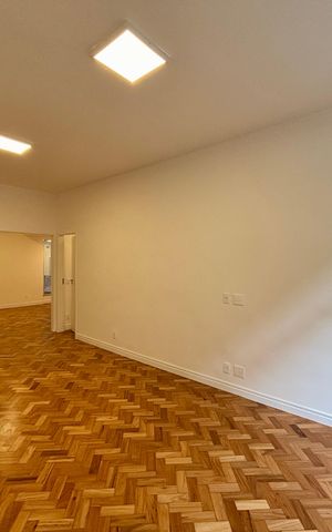 Apartamento à venda com 165m², 3 quartos e 1 vaga Apartamento à venda com 165m², 3 quartos e 1 vagaSala
