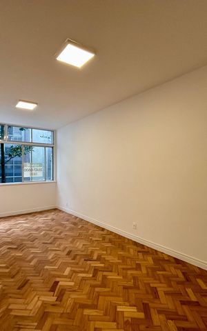 Apartamento à venda com 165m², 3 quartos e 1 vaga Apartamento à venda com 165m², 3 quartos e 1 vagaSala