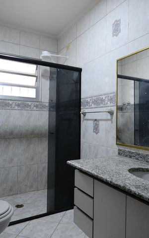 Casa à venda com 260m², 3 quartos e 3 vagasBanheiro