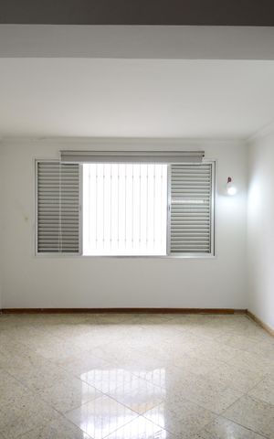 Casa à venda com 260m², 3 quartos e 3 vagasSuíte