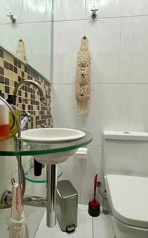 Casa à venda com 200m², 3 quartos e 2 vagas Casa à venda com 200m², 3 quartos e 2 vagasLavabo