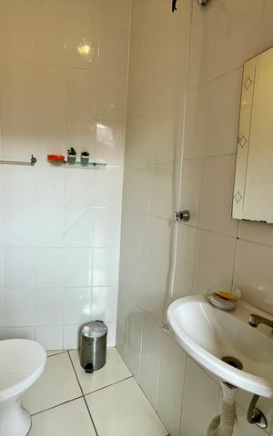 Casa à venda com 200m², 3 quartos e 2 vagas Casa à venda com 200m², 3 quartos e 2 vagasÁrea de Serviço