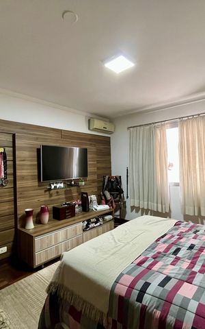 Casa à venda com 200m², 3 quartos e 2 vagas Casa à venda com 200m², 3 quartos e 2 vagasSuíte