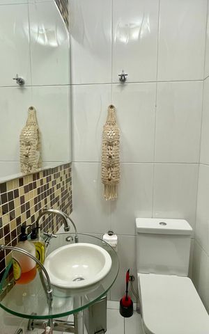 Casa à venda com 200m², 3 quartos e 2 vagas Casa à venda com 200m², 3 quartos e 2 vagasLavabo