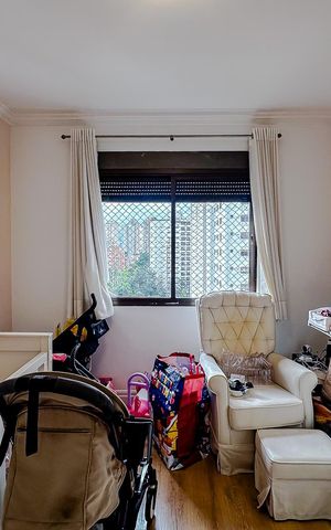 Apartamento à venda com 244m², 5 quartos e 4 vagasQuarto 1