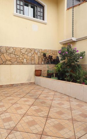 Casa à venda com 150m², 3 quartos e 3 vagasGaragem