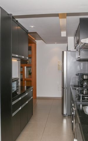 Apartamento à venda com 70m², 2 quartos e 2 vagasCozinha e Área de Serviço